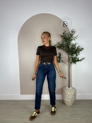 Jean regular high waist oscuro