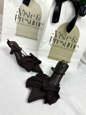 Stiletto lazo marrón