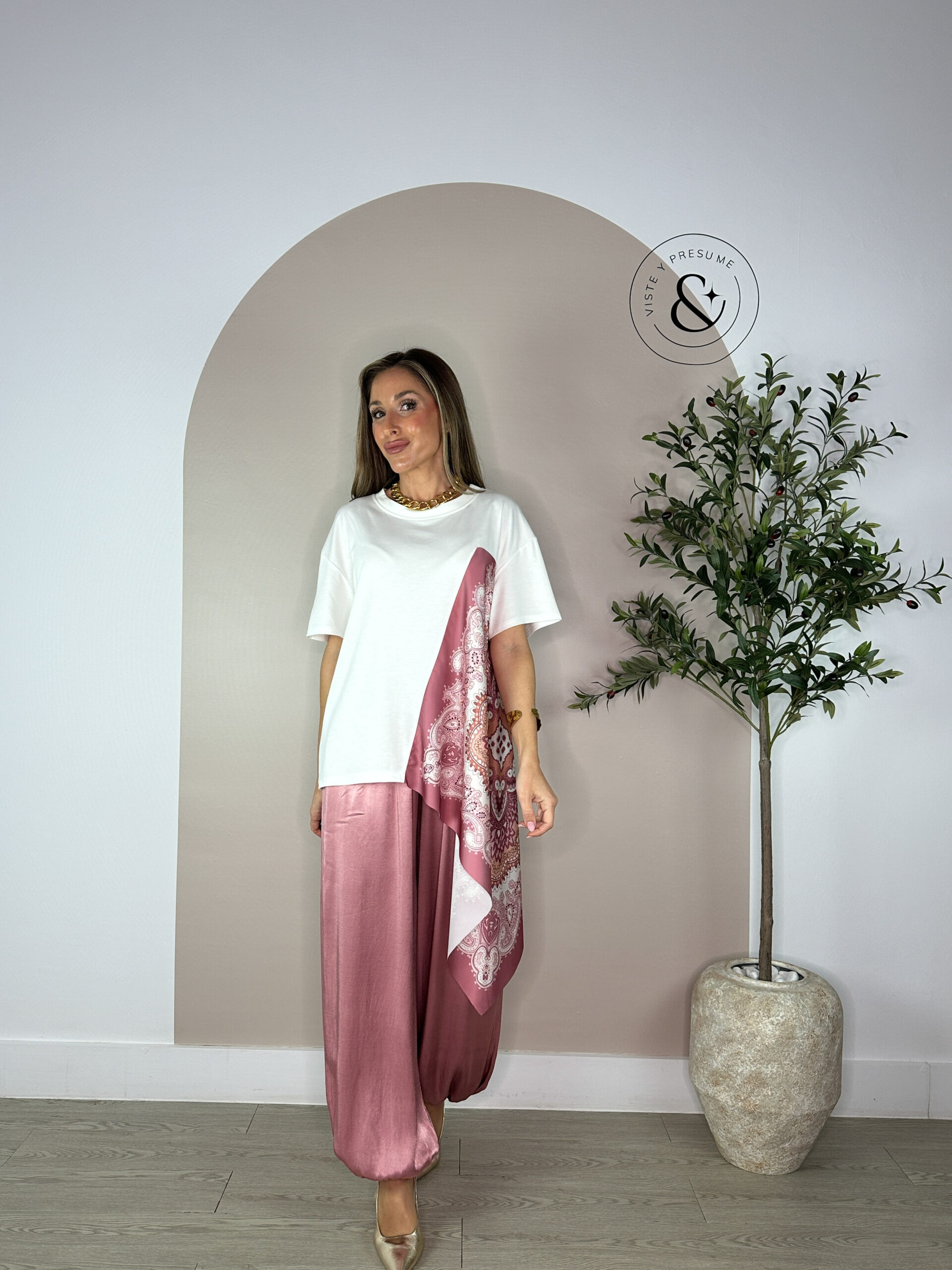 Camiseta asimétrica cachemir rosa