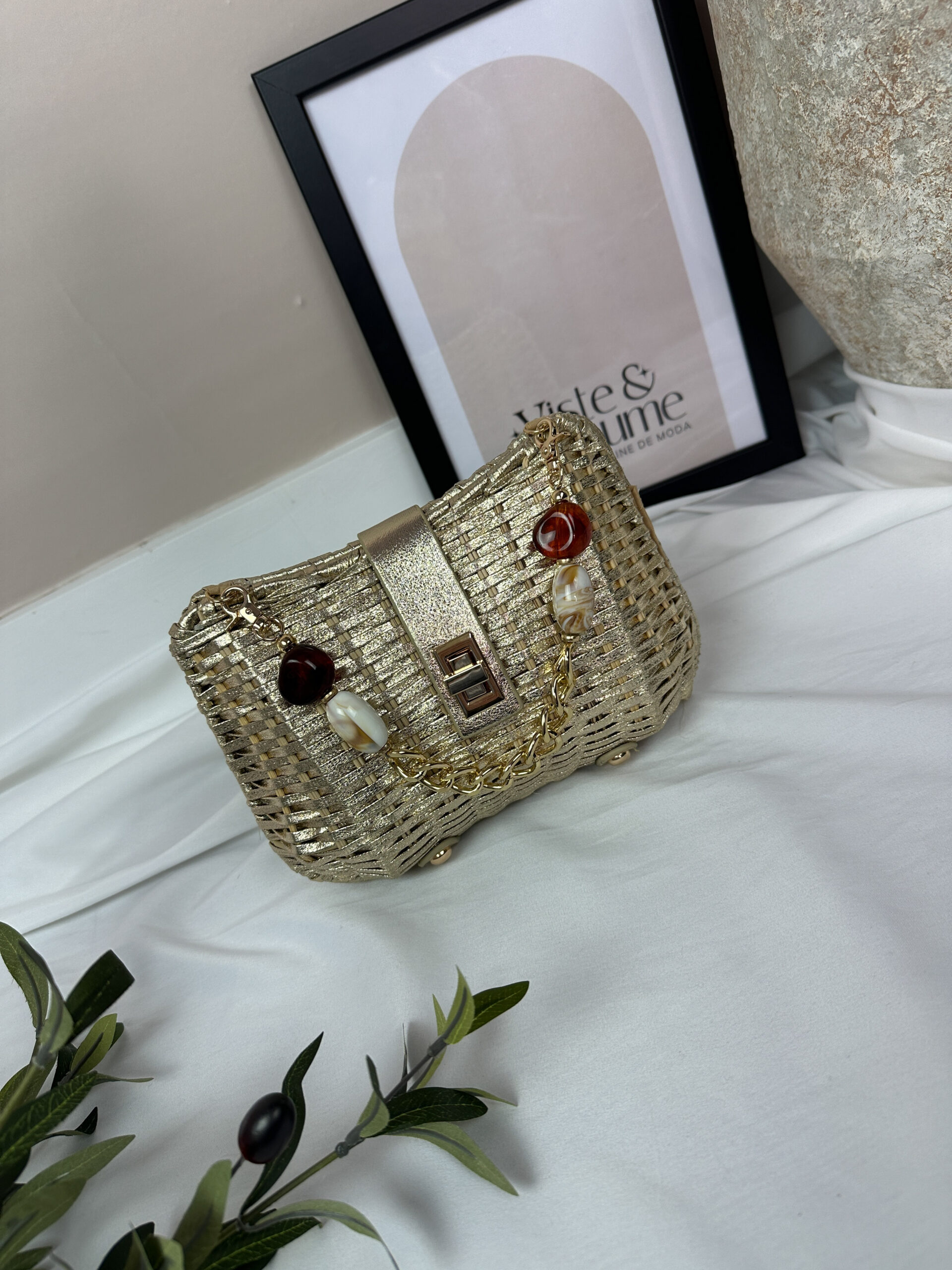 Bolso bombonera rafia dorado