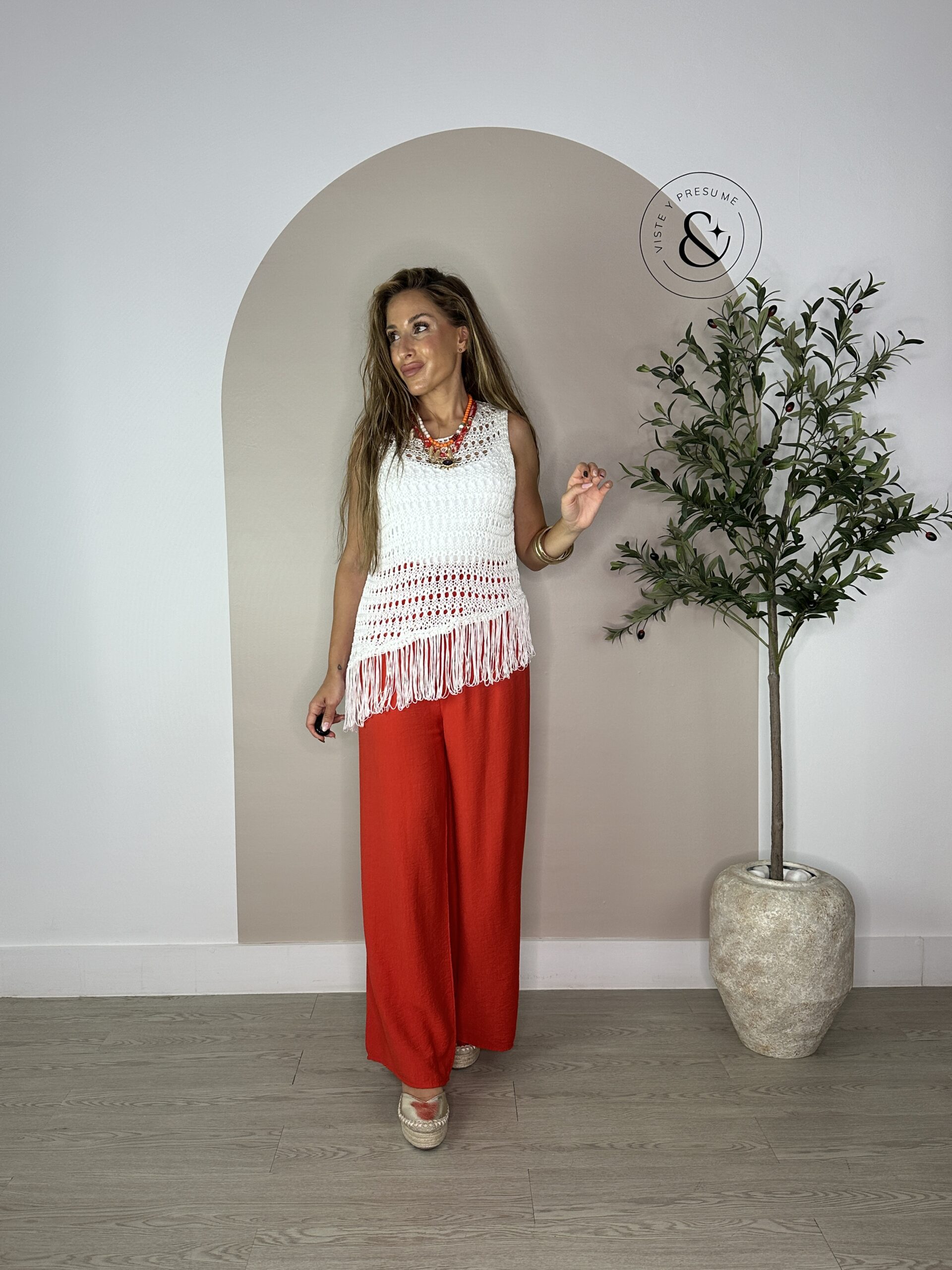 Top crochet asimetrico blanco