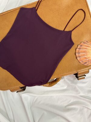 Top tirantes morado