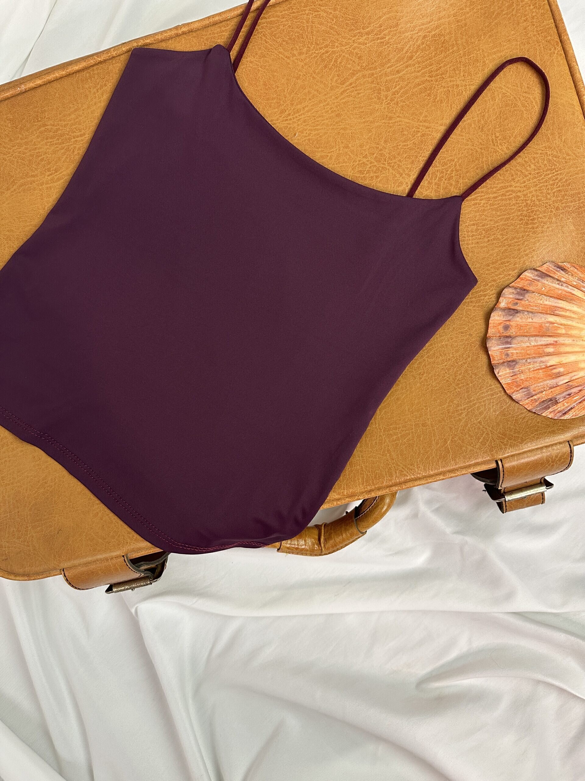 Top tirantes morado
