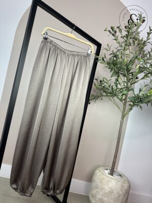 Pantalon bombacho saten