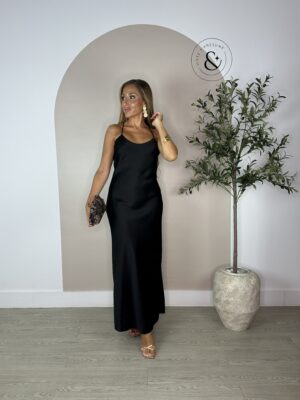 Vestido basico saten negro