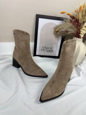 Botin taupe tacon ancho